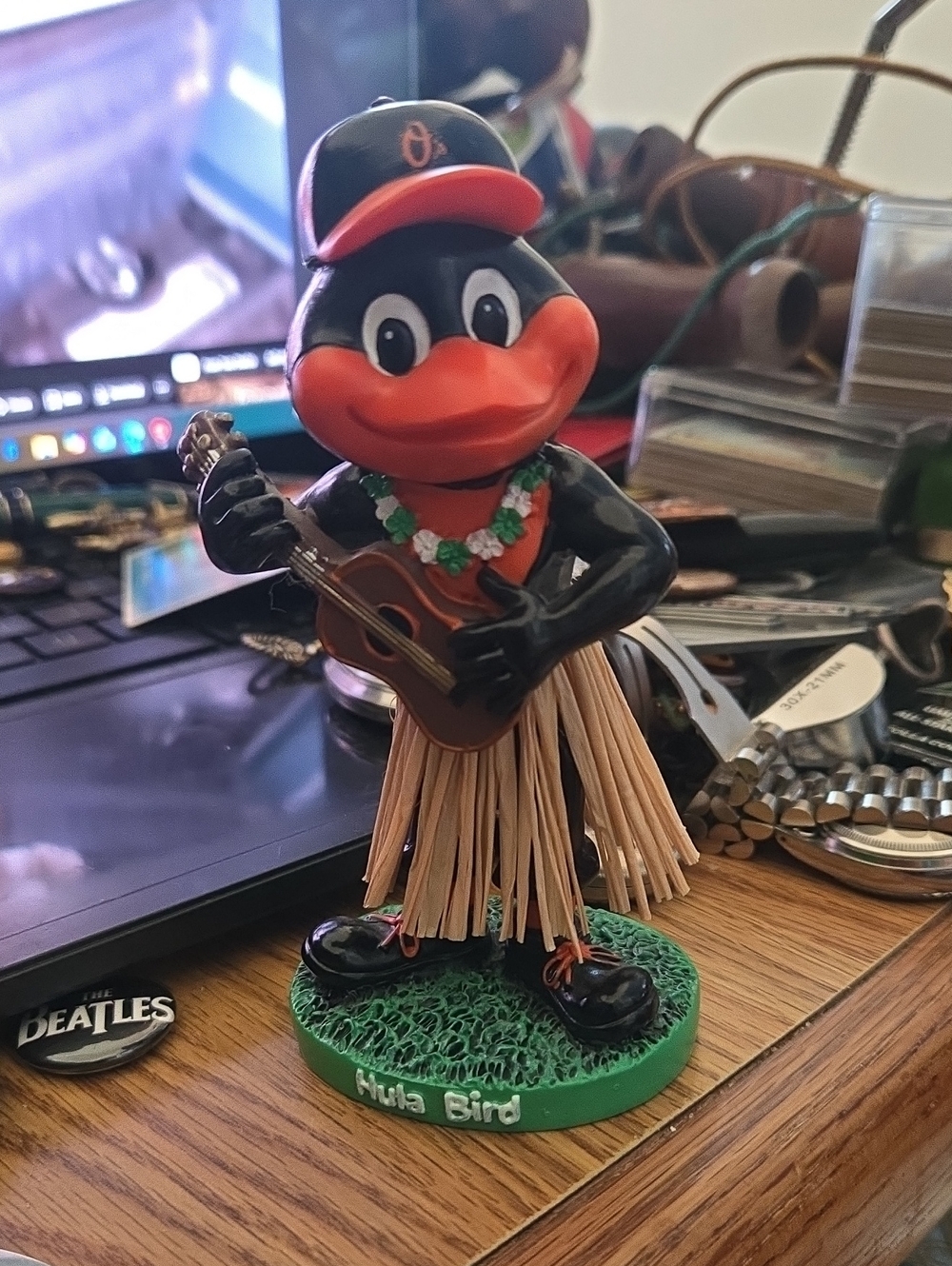 Black & Orange Hula Bird Pet Toy Figurine with Ukulele Orioles Bird Give Away